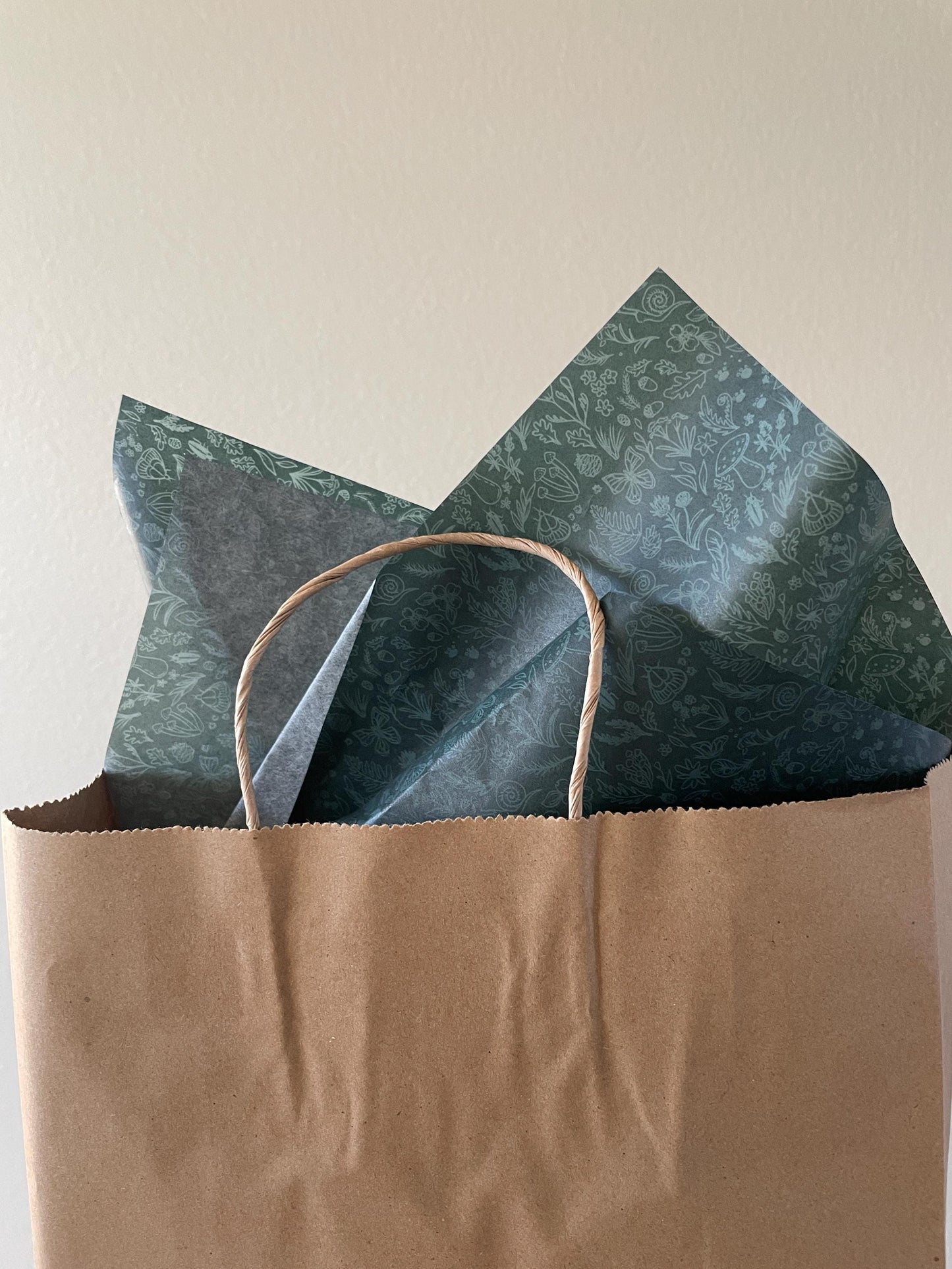 Holiday nature Walk Tissue Paper